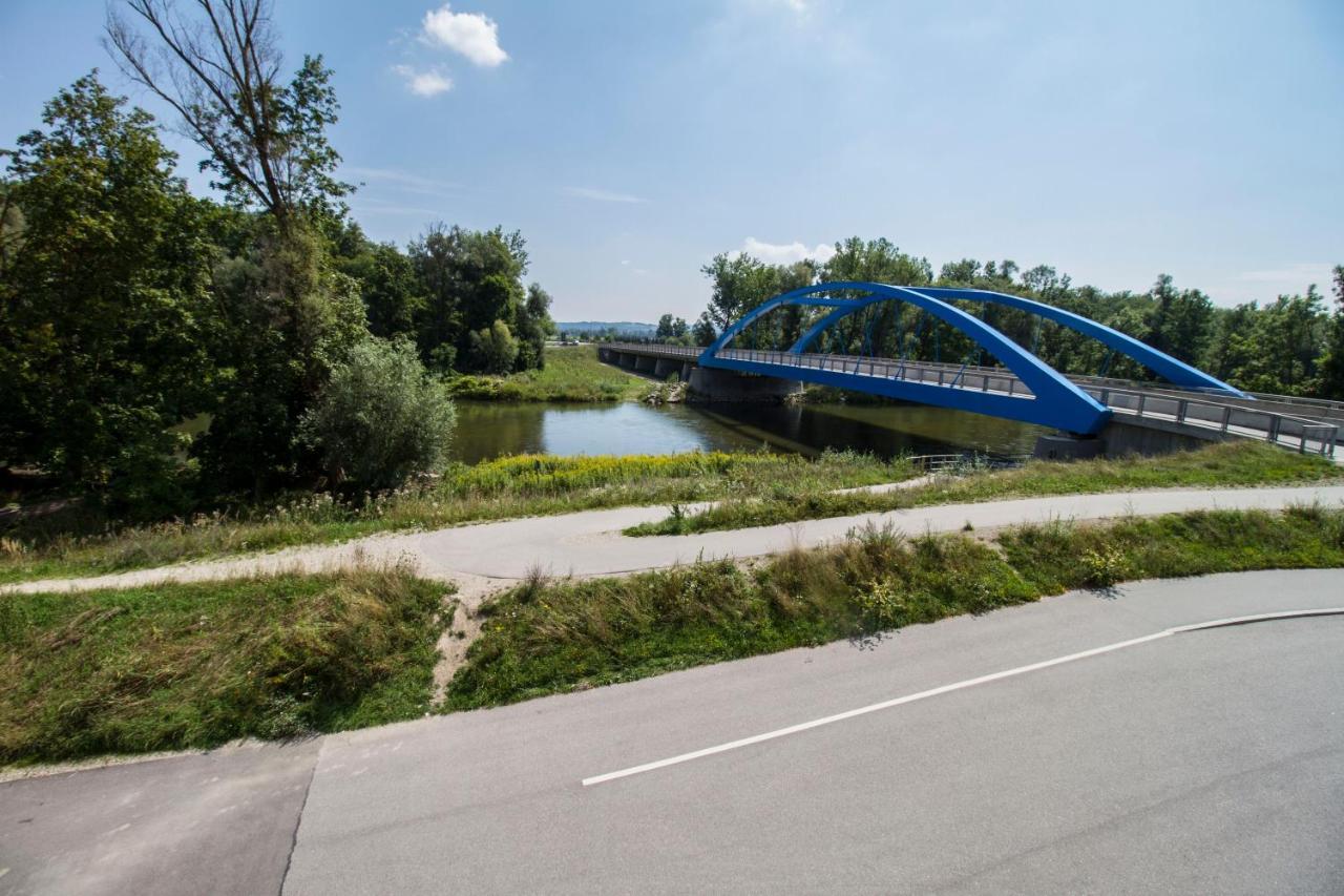 Gasthof Zur Laend Moosburg an der Isar Esterno foto